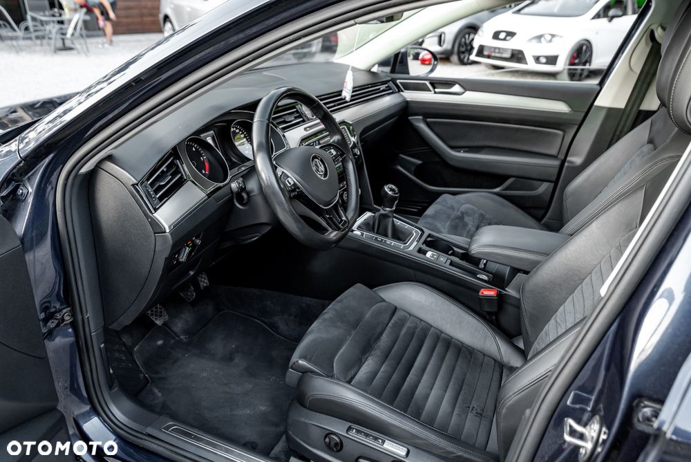 Volkswagen Passat Variant 2.0 TDI SCR (BlueMotion Technology) Comfortline - 19