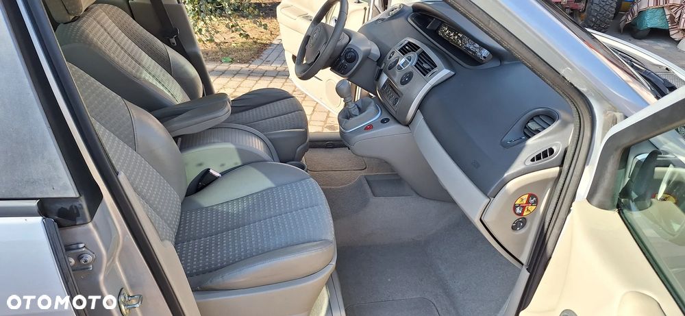 Renault Scenic 2.0 16V Luxe Expression - 10