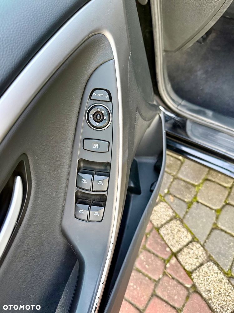 Hyundai i30 blue 1.6 CRDi Passion - 25