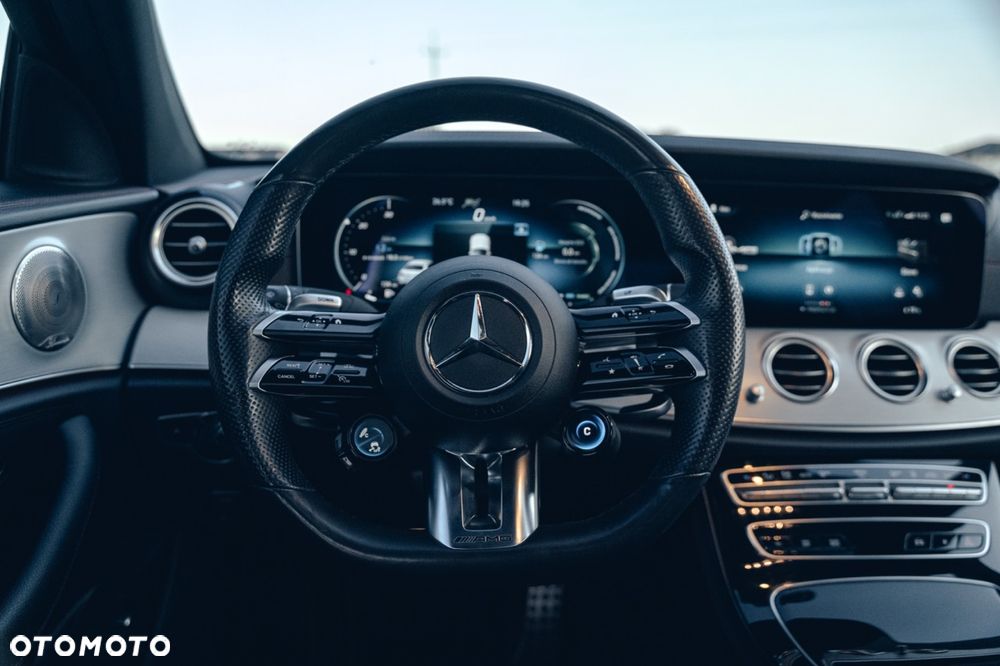 Mercedes-Benz Klasa E AMG 53 4-Matic+ - 32