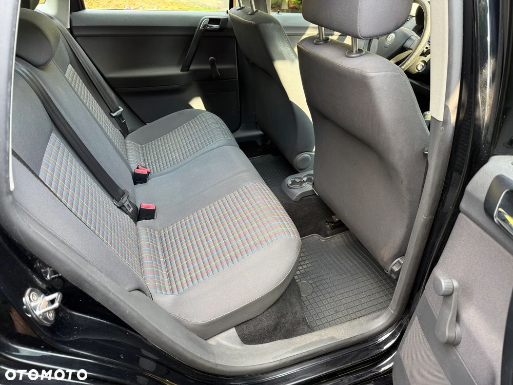 Volkswagen Polo - 11