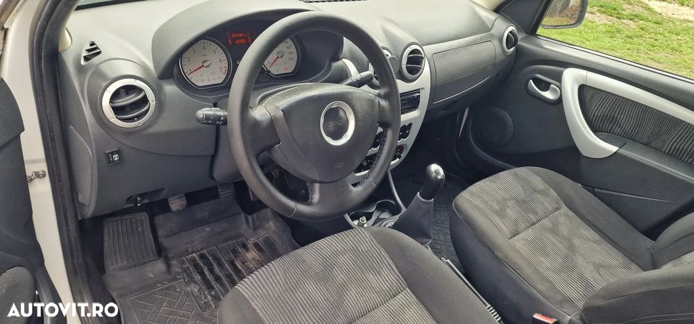 Dacia Logan - 5