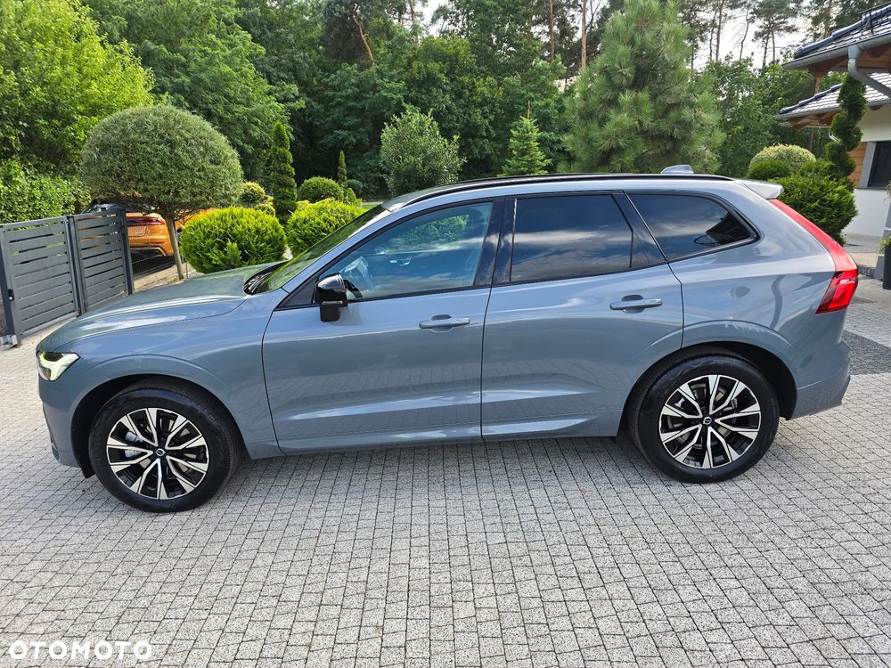 Volvo XC 60 B4 B Plus Dark - 34