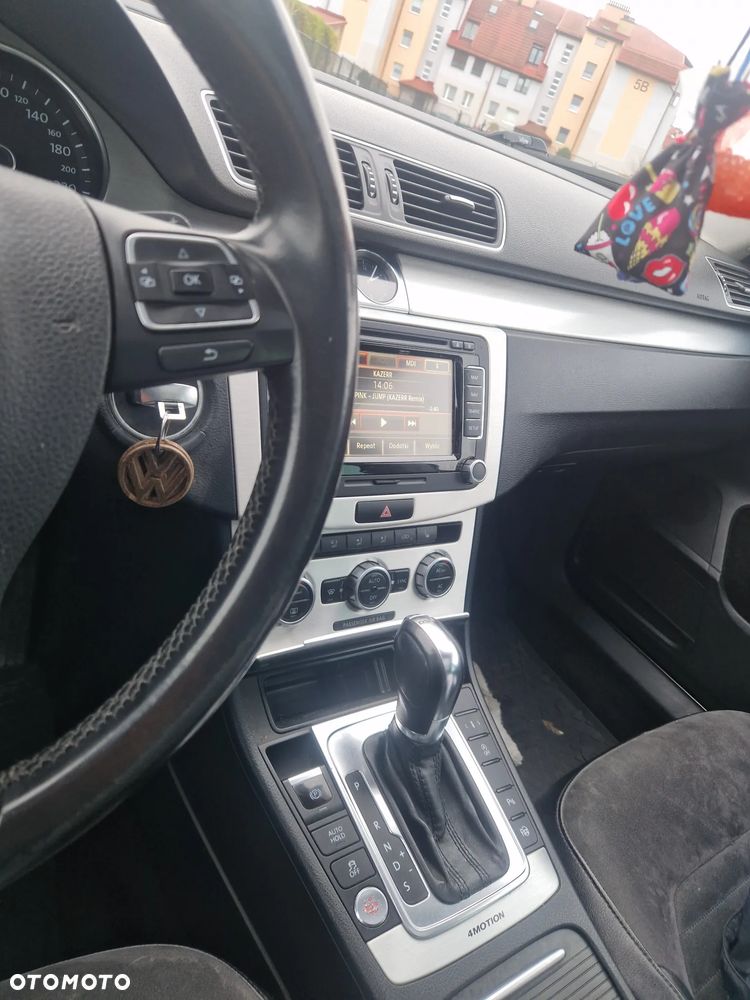 Volkswagen Passat 2.0 TDI 4Mot Highline DSG - 13