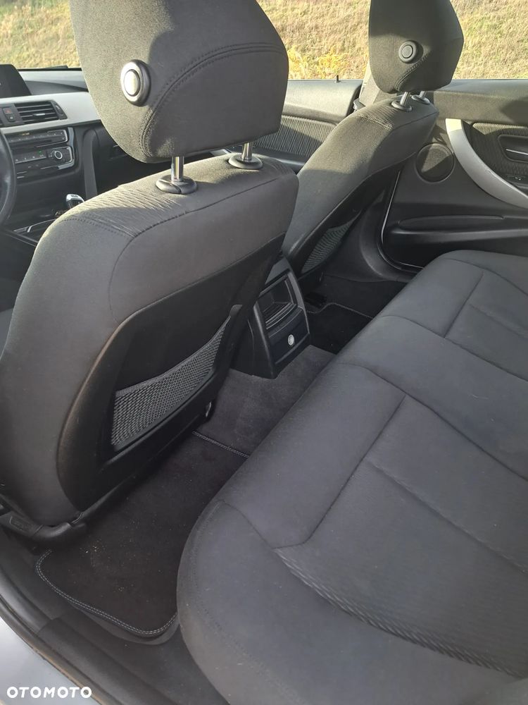 BMW Seria 3 318d - 18