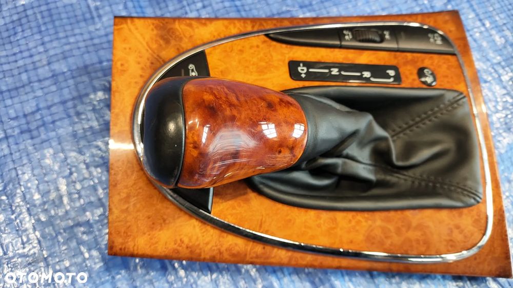 RAMKA SCHOWEK ZMIENIARKI PANEL STEROWANIA DREWNO DEKORY GAŁKA BIEGÓW KEYLESS GO ENGINE START STOP PRZEŁĄCZNIK RADAR DISTRONIC AIRMATIC GRZANIA FOTELI KOMPLET A2115420426 A2118201810 A2118217158 A2116800552 A2116802336 MERCEDES W211 ELEGANCE - 6