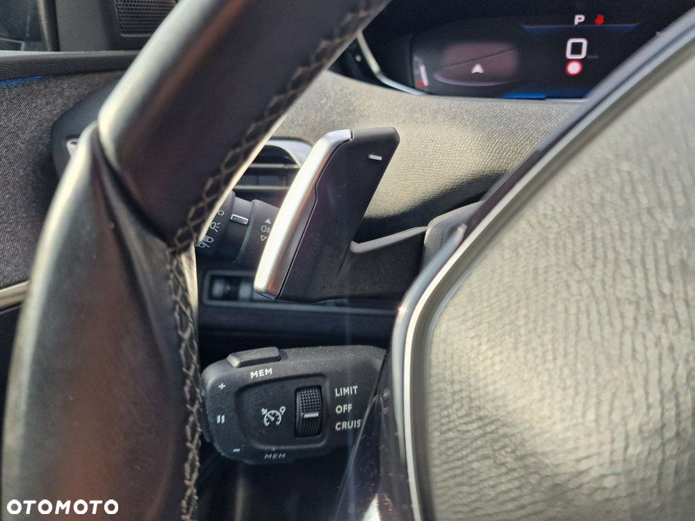 Peugeot 3008 1.6 PureTech Hybrid PHEV Allure S&S EAT8 - 36