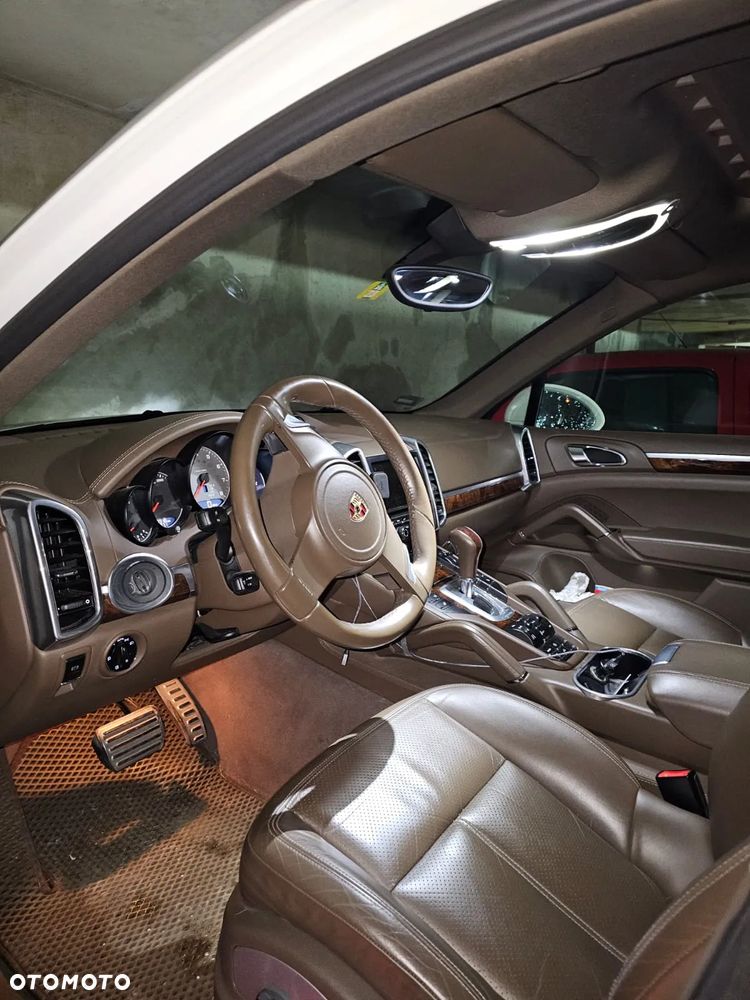 Porsche Cayenne S - 6