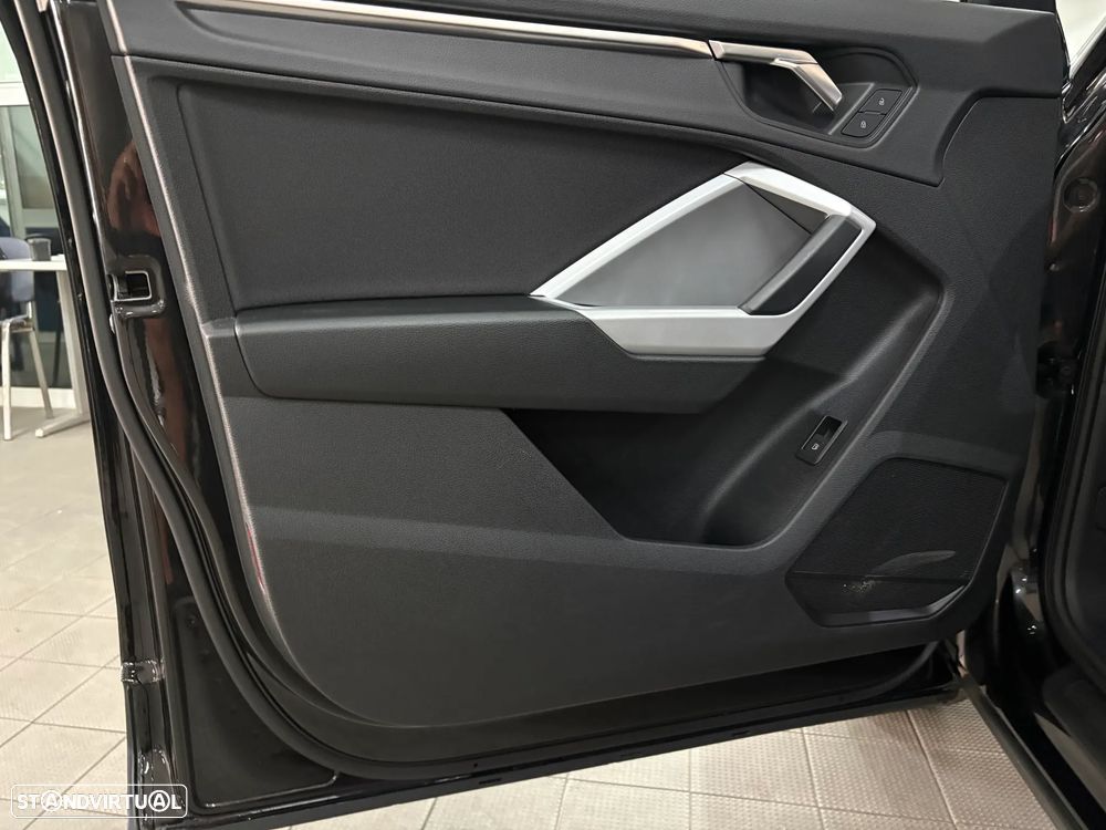 Audi Q3 45 TFSIe S tronic S line - 17