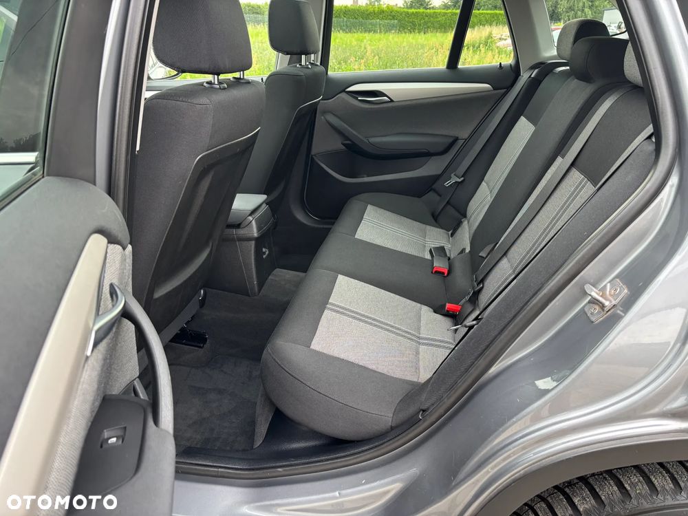 BMW X1 sDrive18d xLine - 11