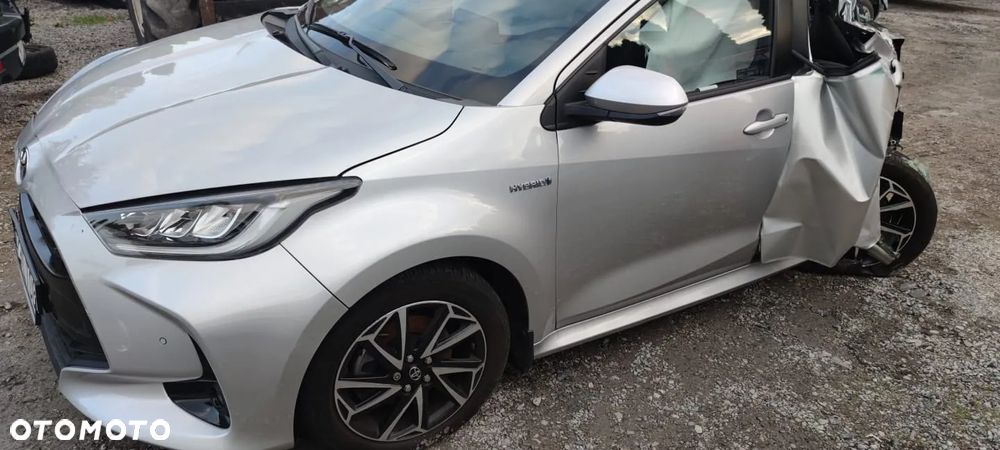 Toyota Yaris Hybrid 1.5 Premiere Edition - 3