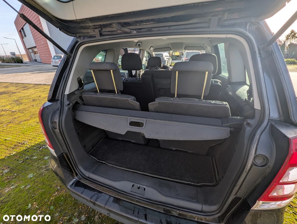 Opel Zafira 1.8 Cosmo - 32