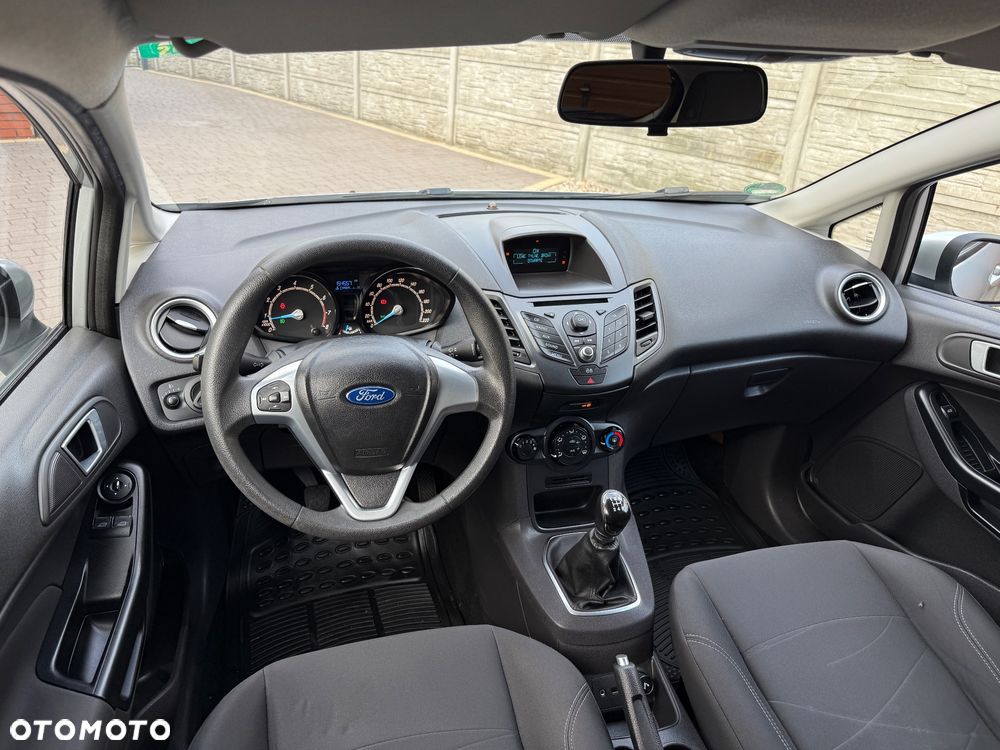 Ford Fiesta - 23