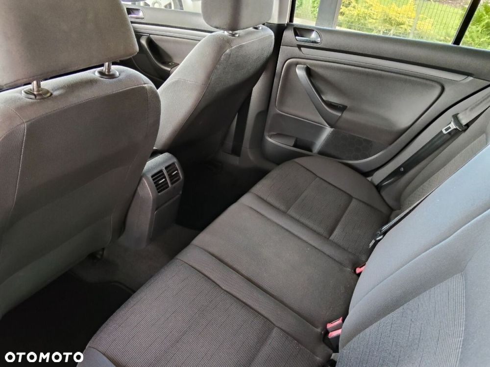 Volkswagen Golf - 8