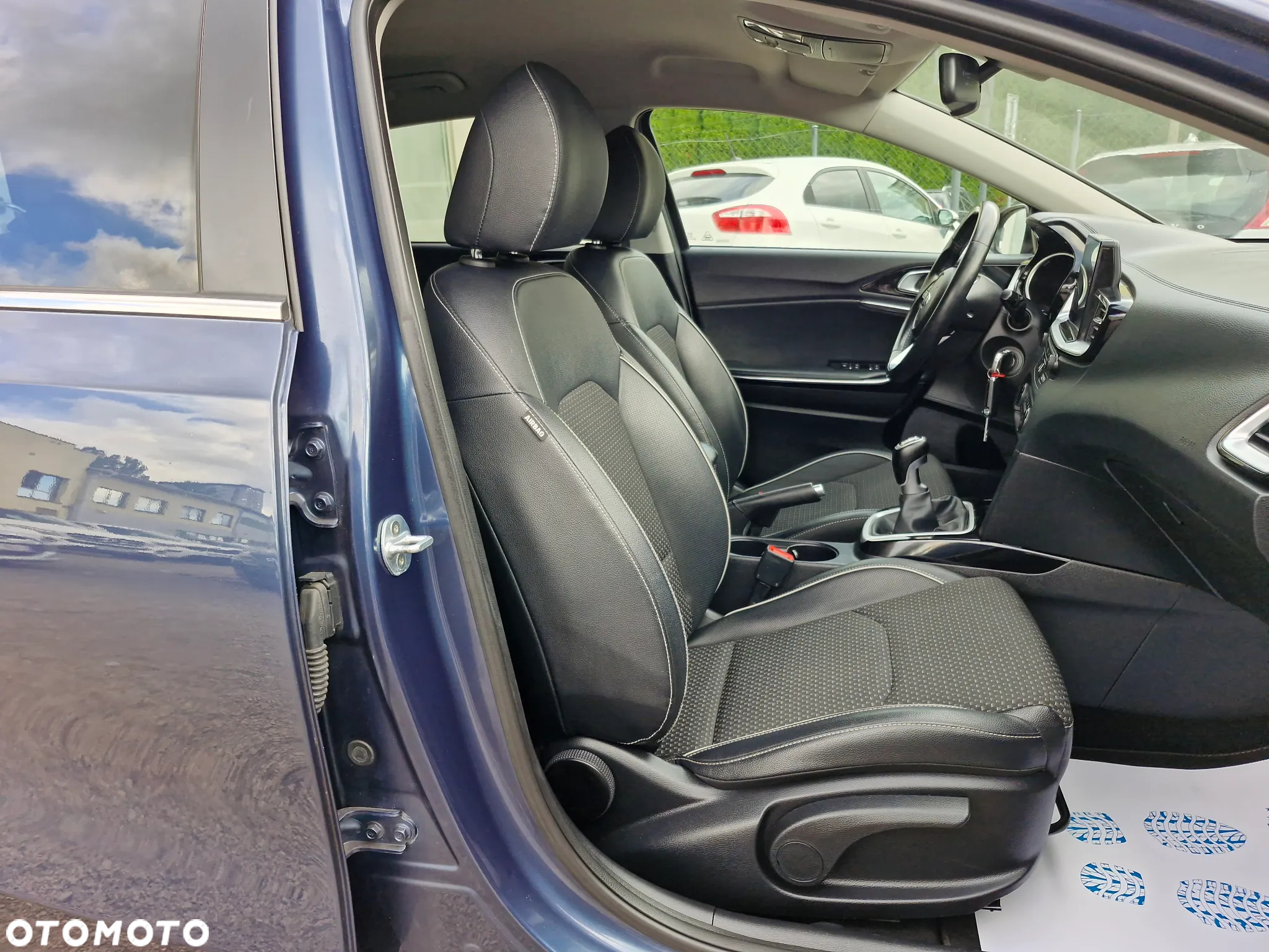 Kia Ceed - 16