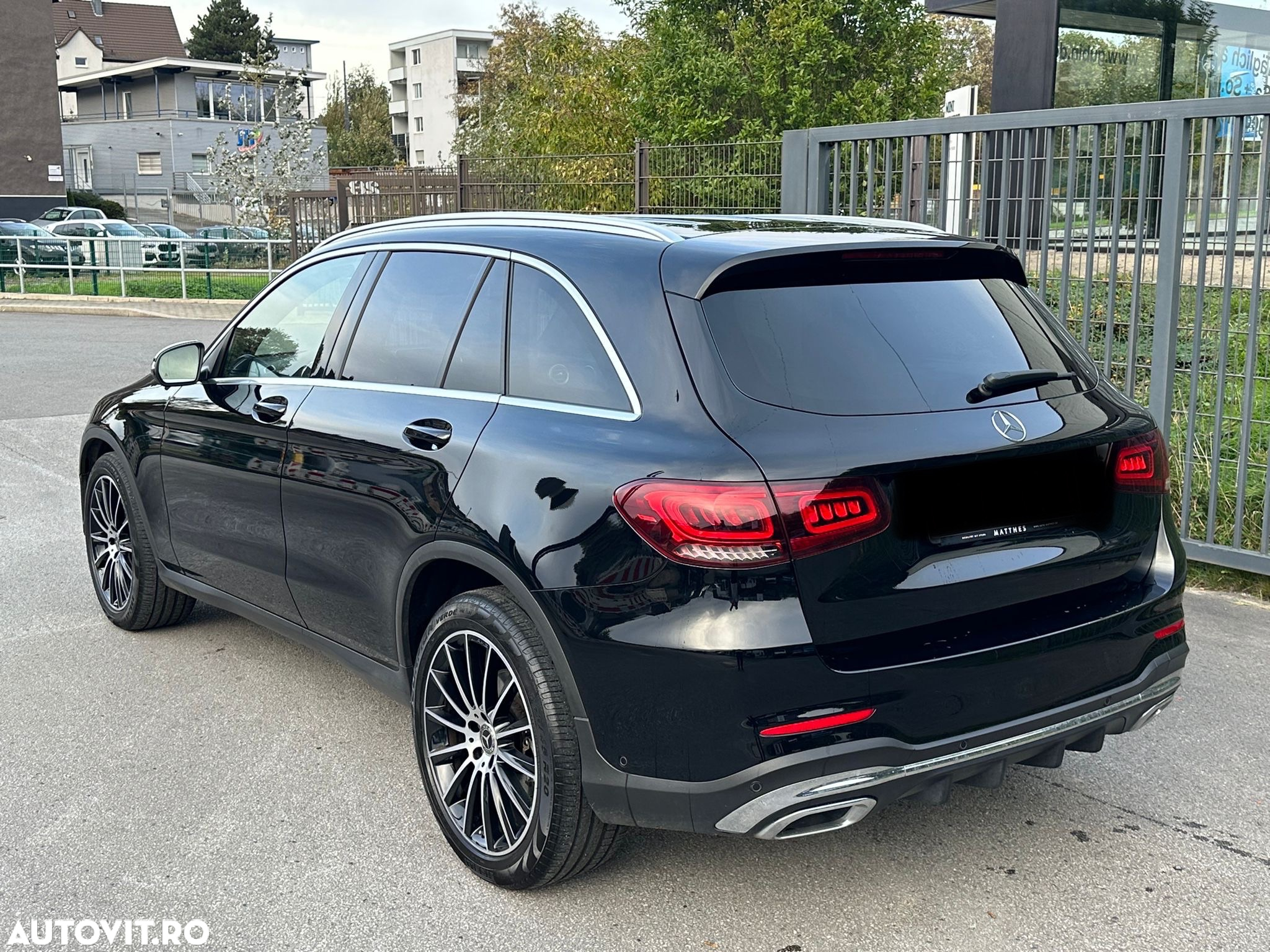 Mercedes-Benz GLC 300 4MATIC - 2