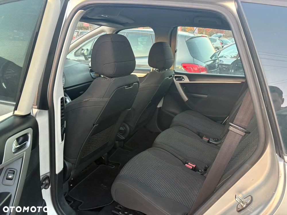 Citroën C4 Picasso 1.6 e-HDi FAP EGS6 Black Top - 16