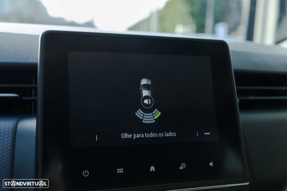 Renault Clio 1.0 TCe Zen Bi-Fuel - 24