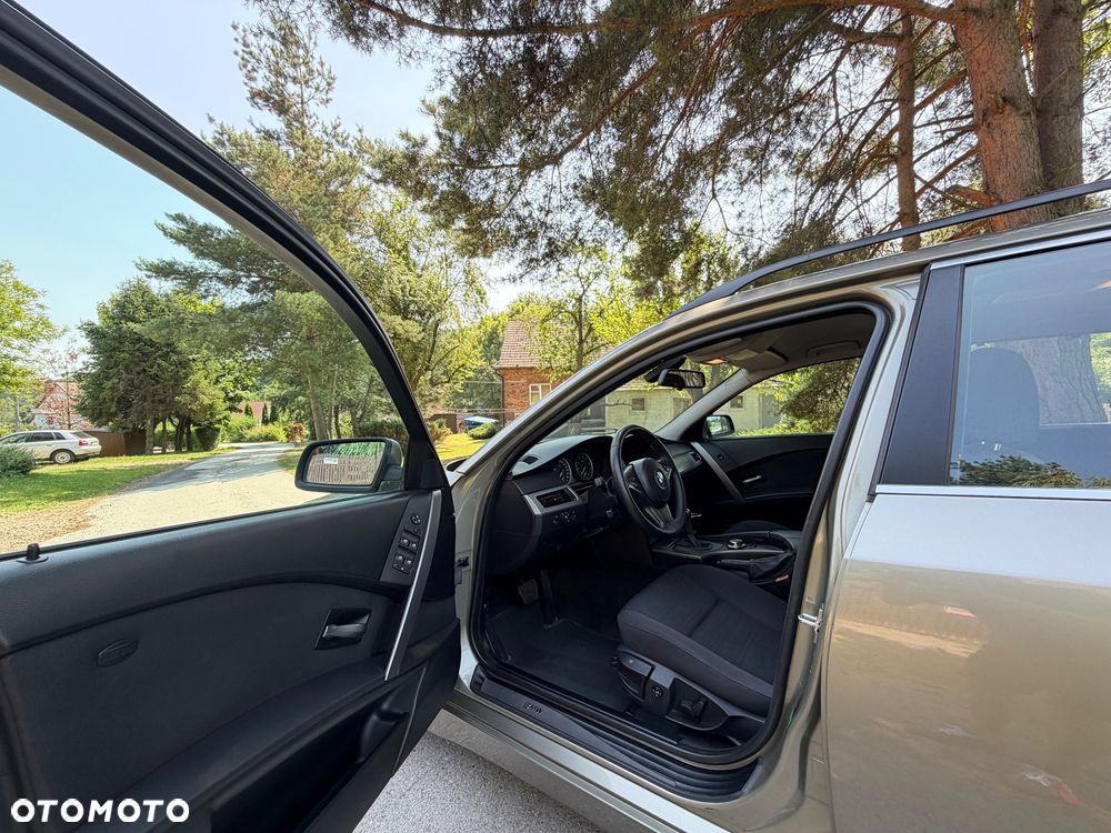 BMW Seria 5 525i - 13