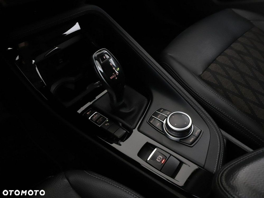 BMW X1 sDrive18d xLine - 30