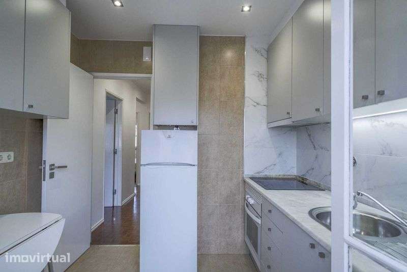Alugar Apartamento T2 em Benfica - Grande imagem: 3/12