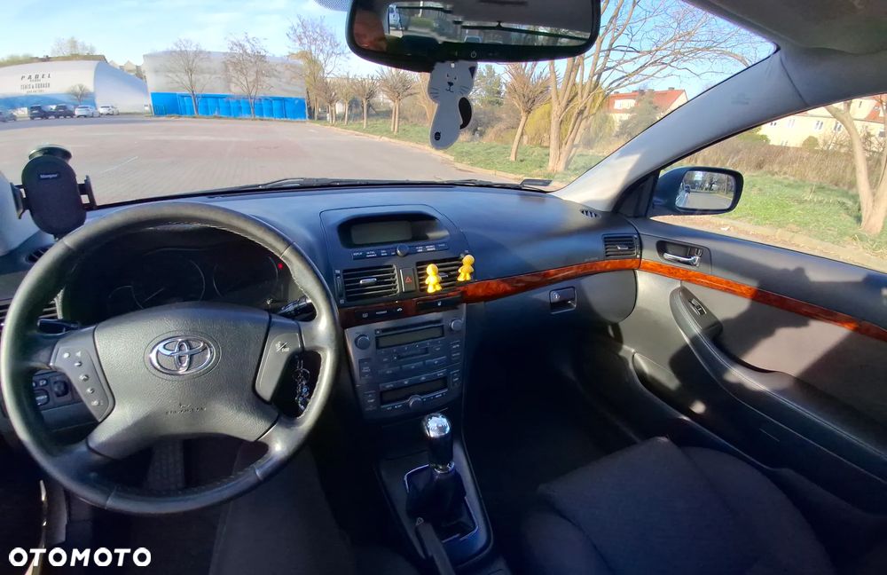 Toyota Avensis 1.8 VVT-i Sol - 9