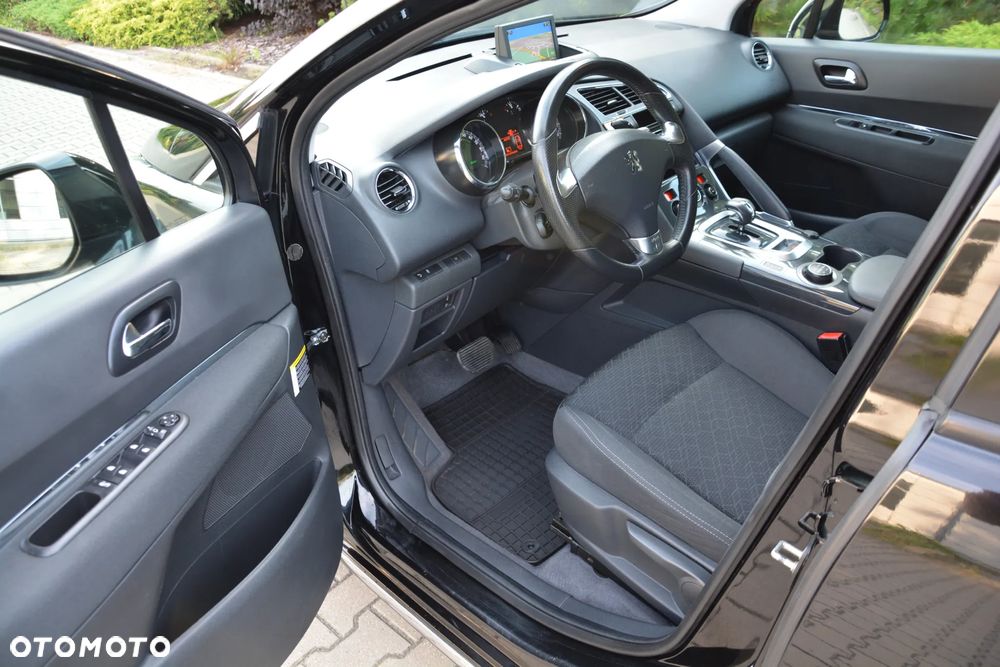 Peugeot 3008 2.0 HDi HYbrid4 - 5