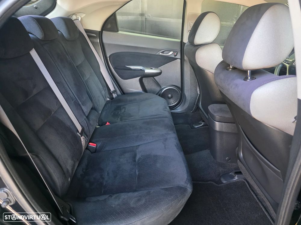 Honda Civic 1.4 Sport - 33