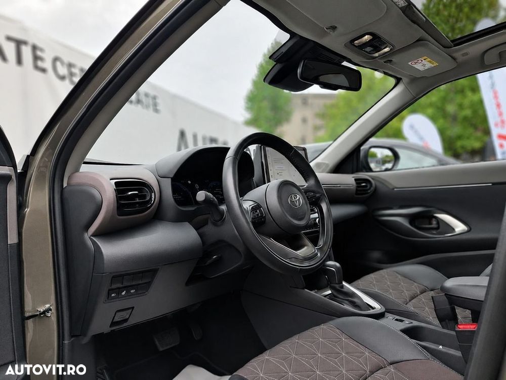TOYOTA Yaris Cross 2024 — imagine 9