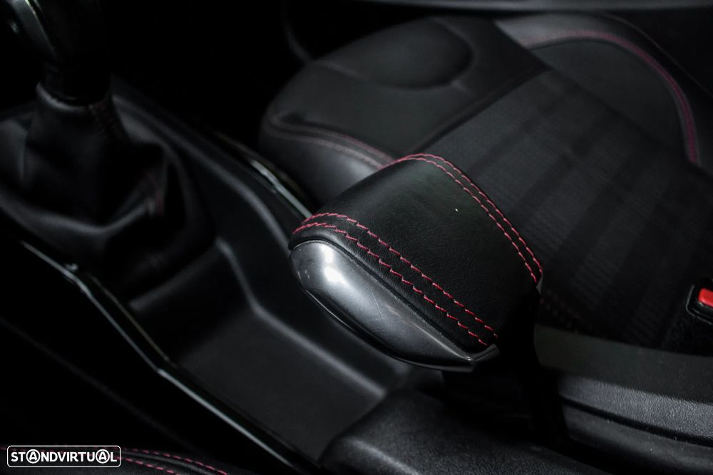 Peugeot 2008 1.2 PureTech GT Line - 20