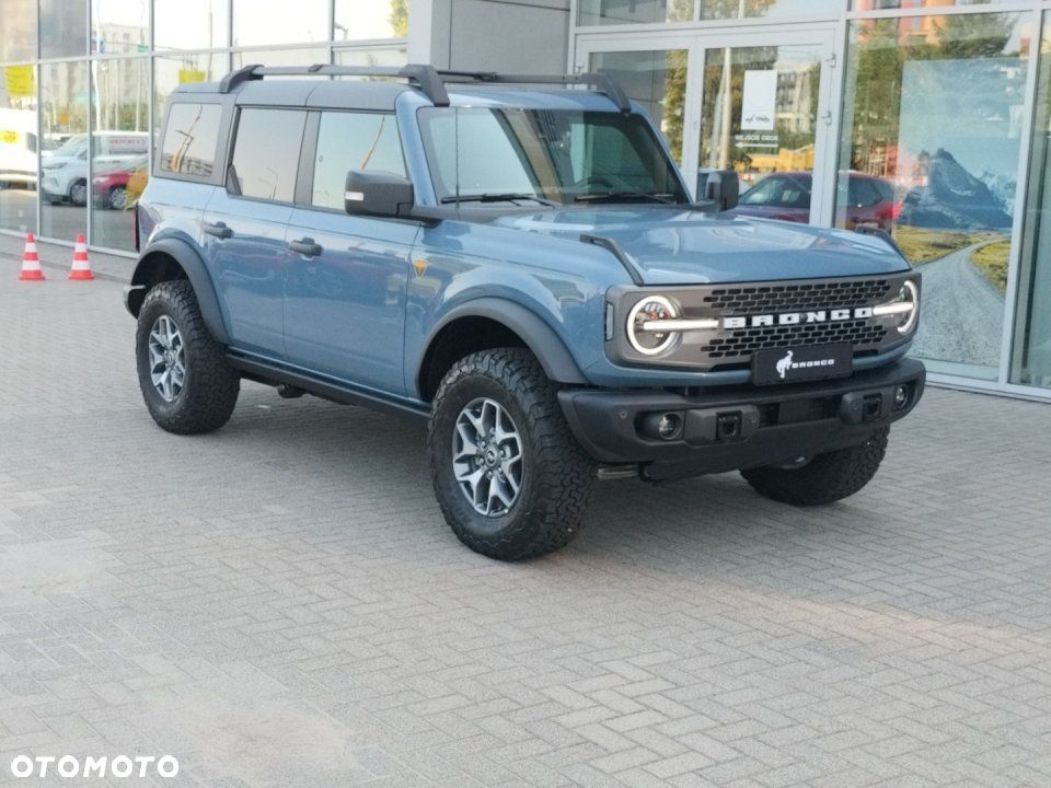 Ford Bronco - 7