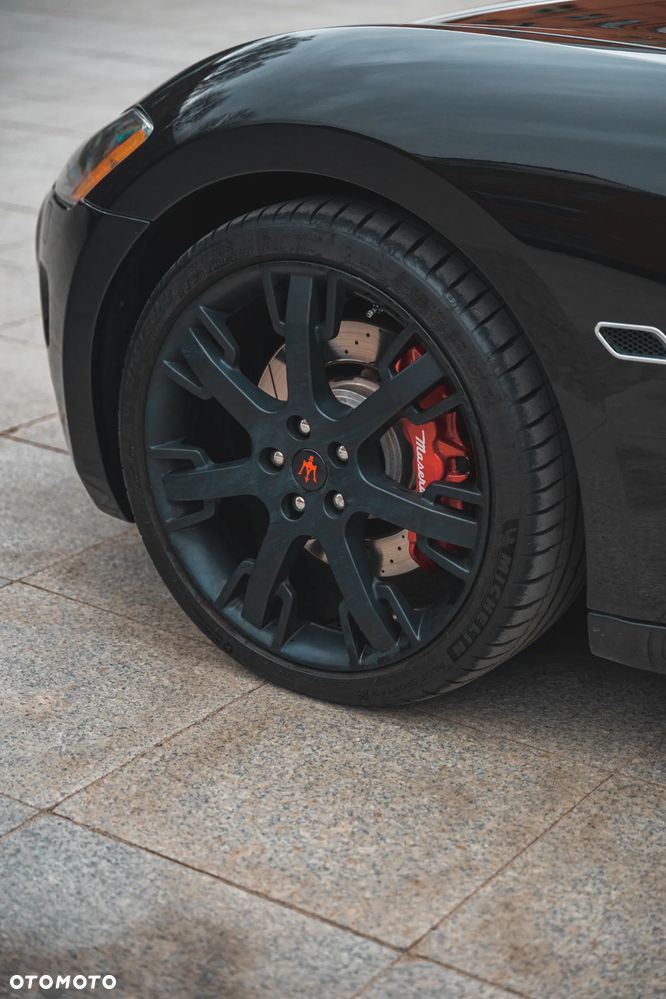 Maserati GranTurismo - 21