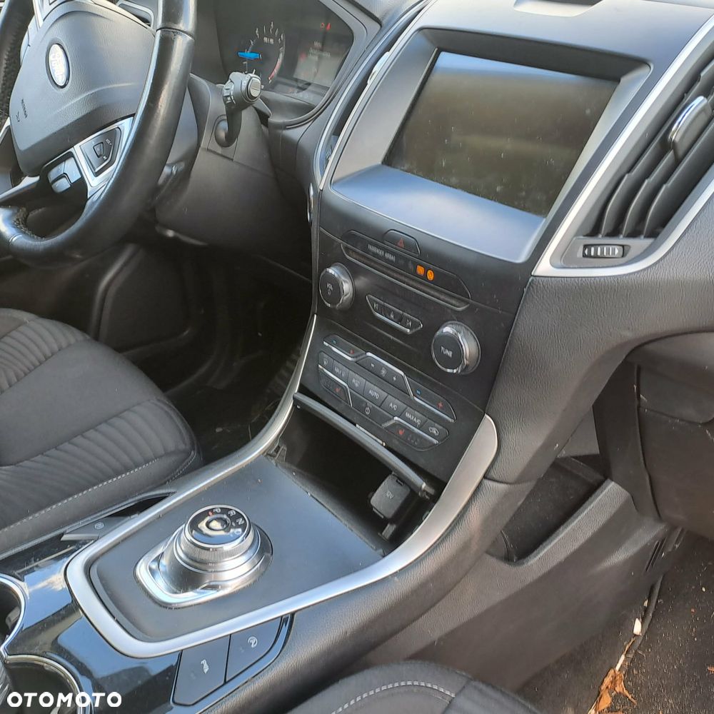 Ford S-Max ver-2-0-tdci-dpf-titanium - 9