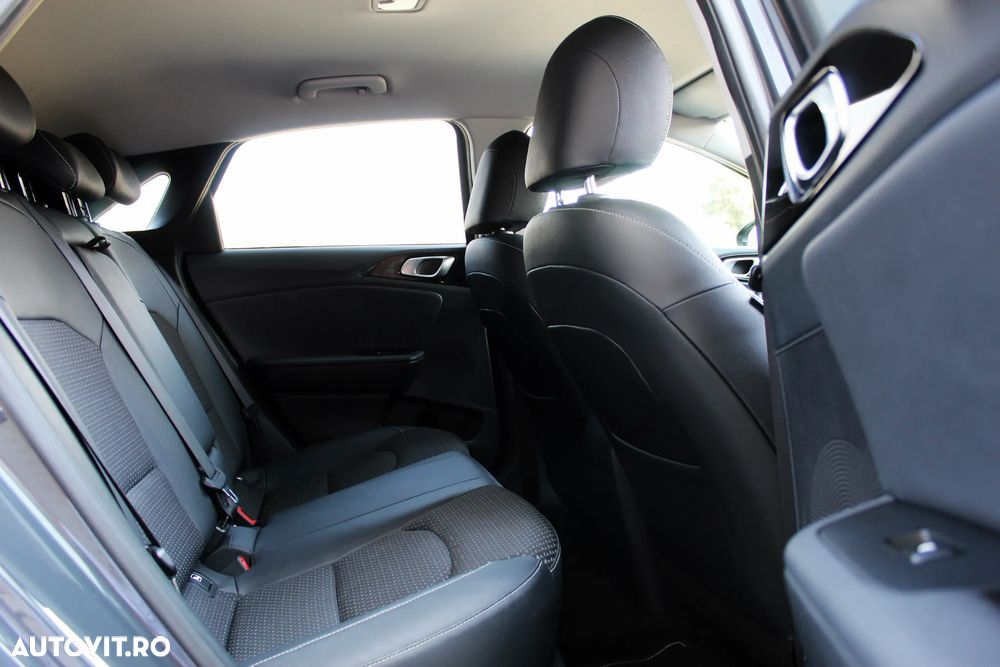 Kia Ceed 1.4 T-GDI OPF Platinum Edition - 13