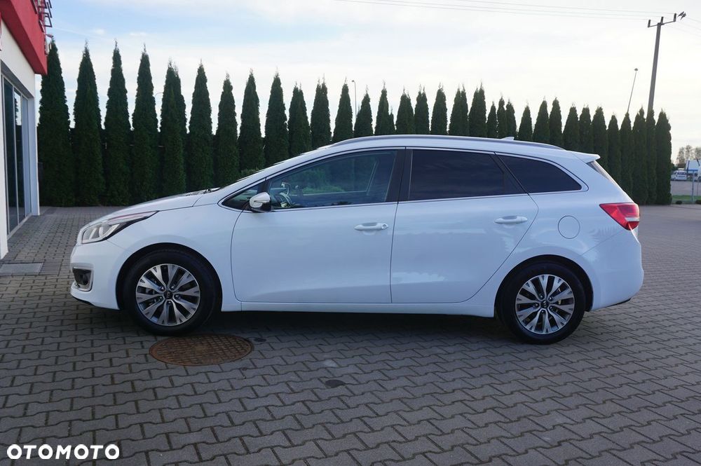 Kia Ceed 1.6 GDI Dream Team Edition - 38