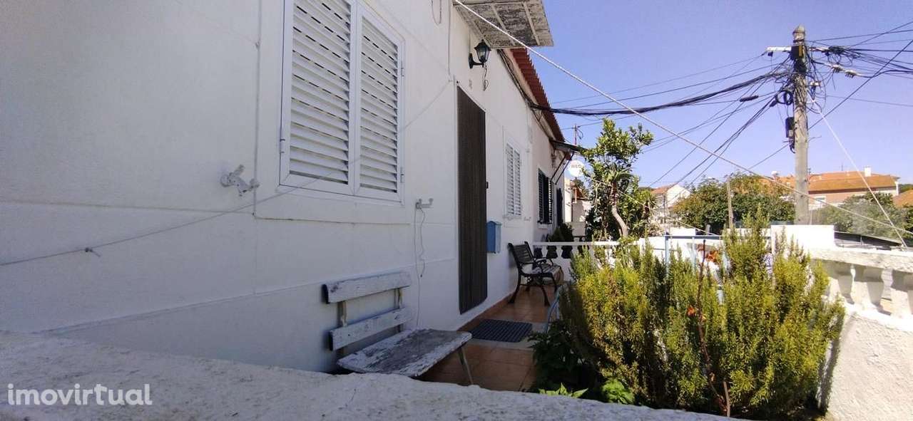 Conjunto de 4 Moradias para Venda  Laranjeiro, Almada - Grande imagem: 2/18
