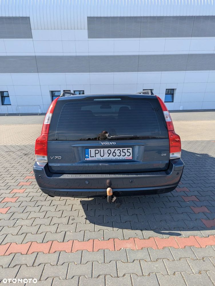 Volvo V70 2.4D5 Momentum - 3
