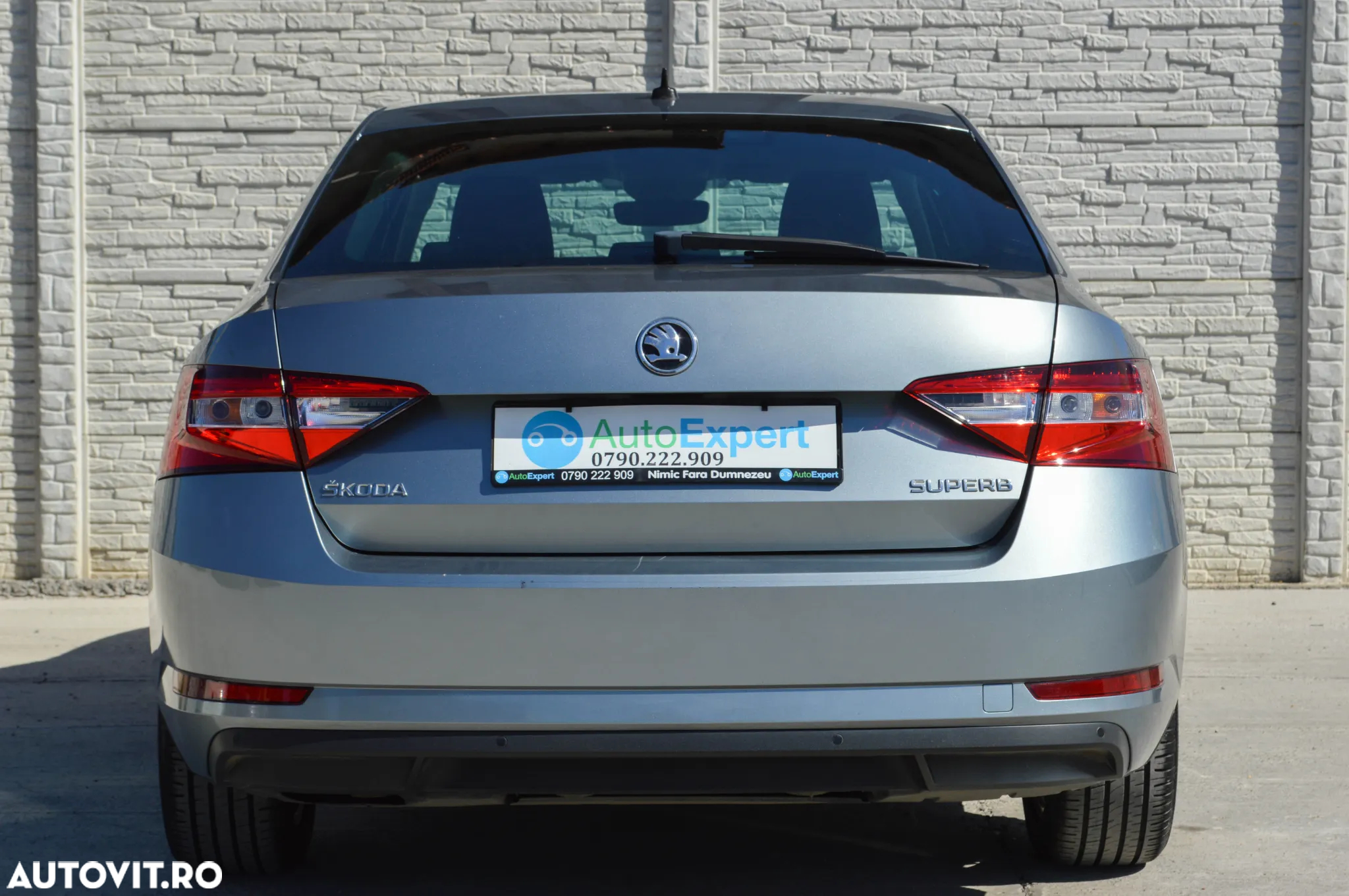 Skoda Superb 2.0 TDI DSG Ambition - 34