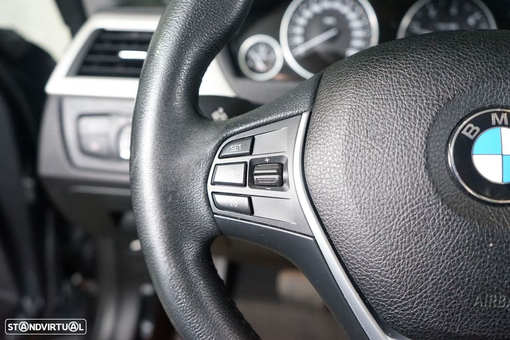 BMW 320 d Touring Auto Exclusive - 21