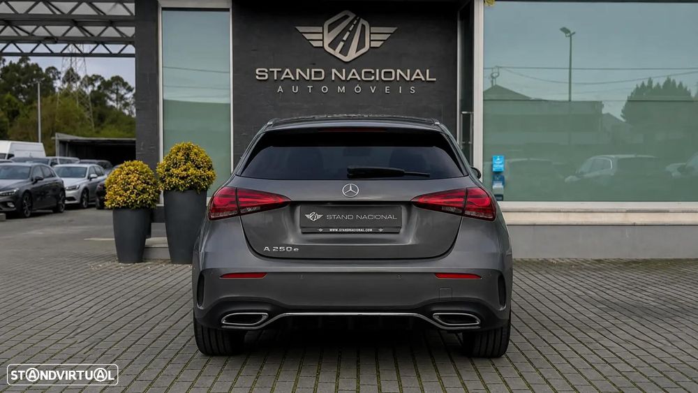Mercedes-Benz A 250 e AMG Line - 7
