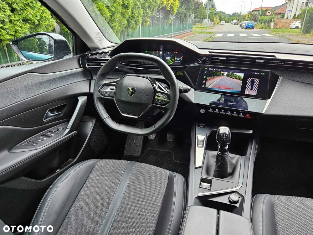 Peugeot 308 - 8