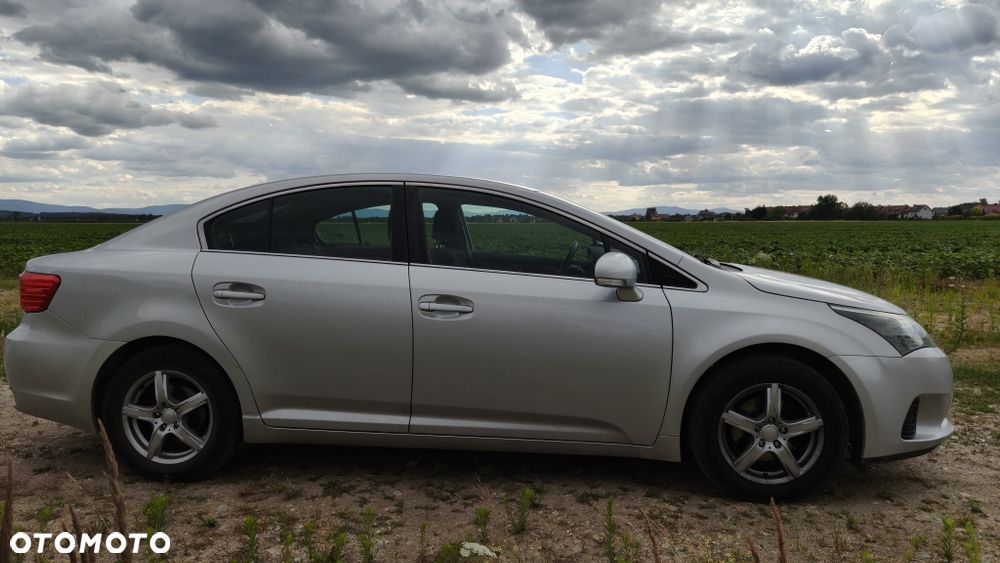 Toyota Avensis - 2