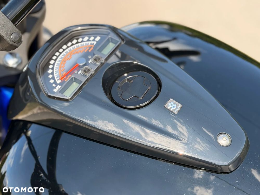 Suzuki Boulevard - 10