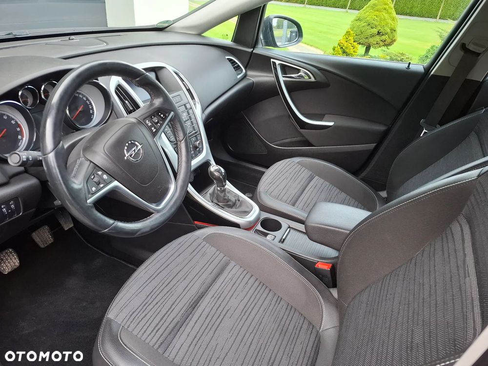 Opel Astra IV 1.4 T Cosmo - 15