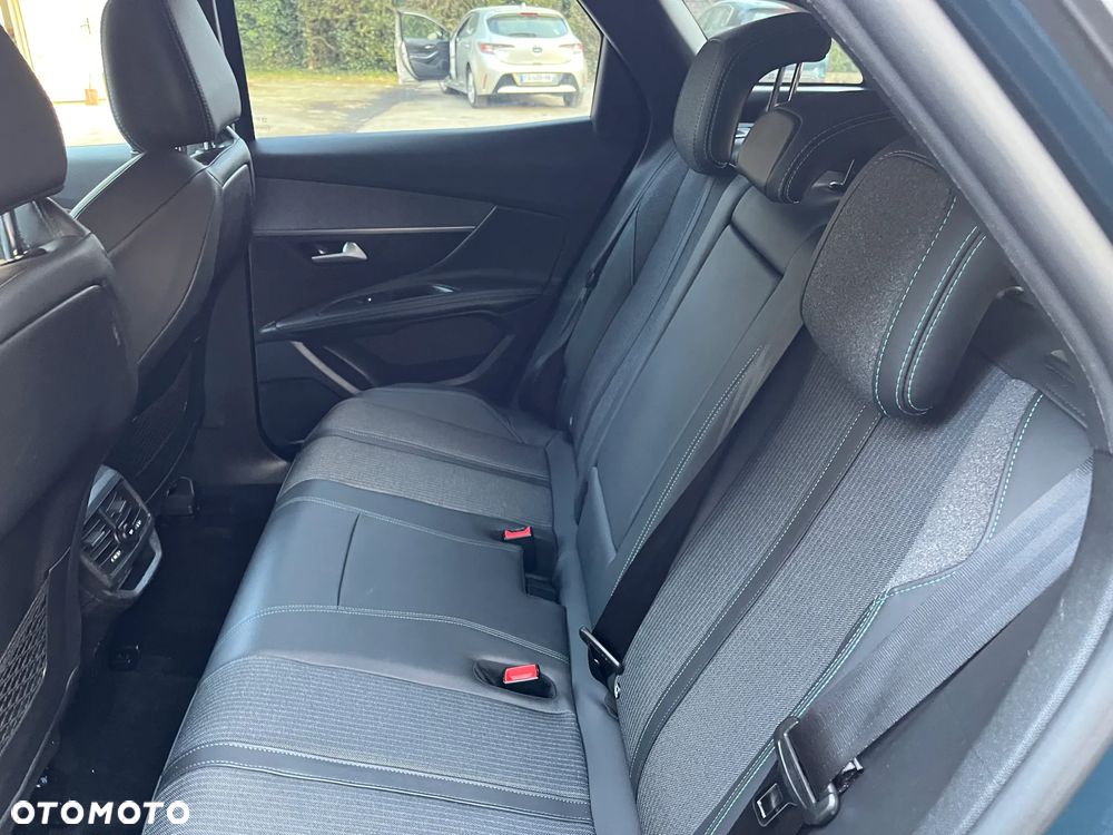 Peugeot 3008 1.6 PureTech HYbrid Allure S&S EAT8 - 12