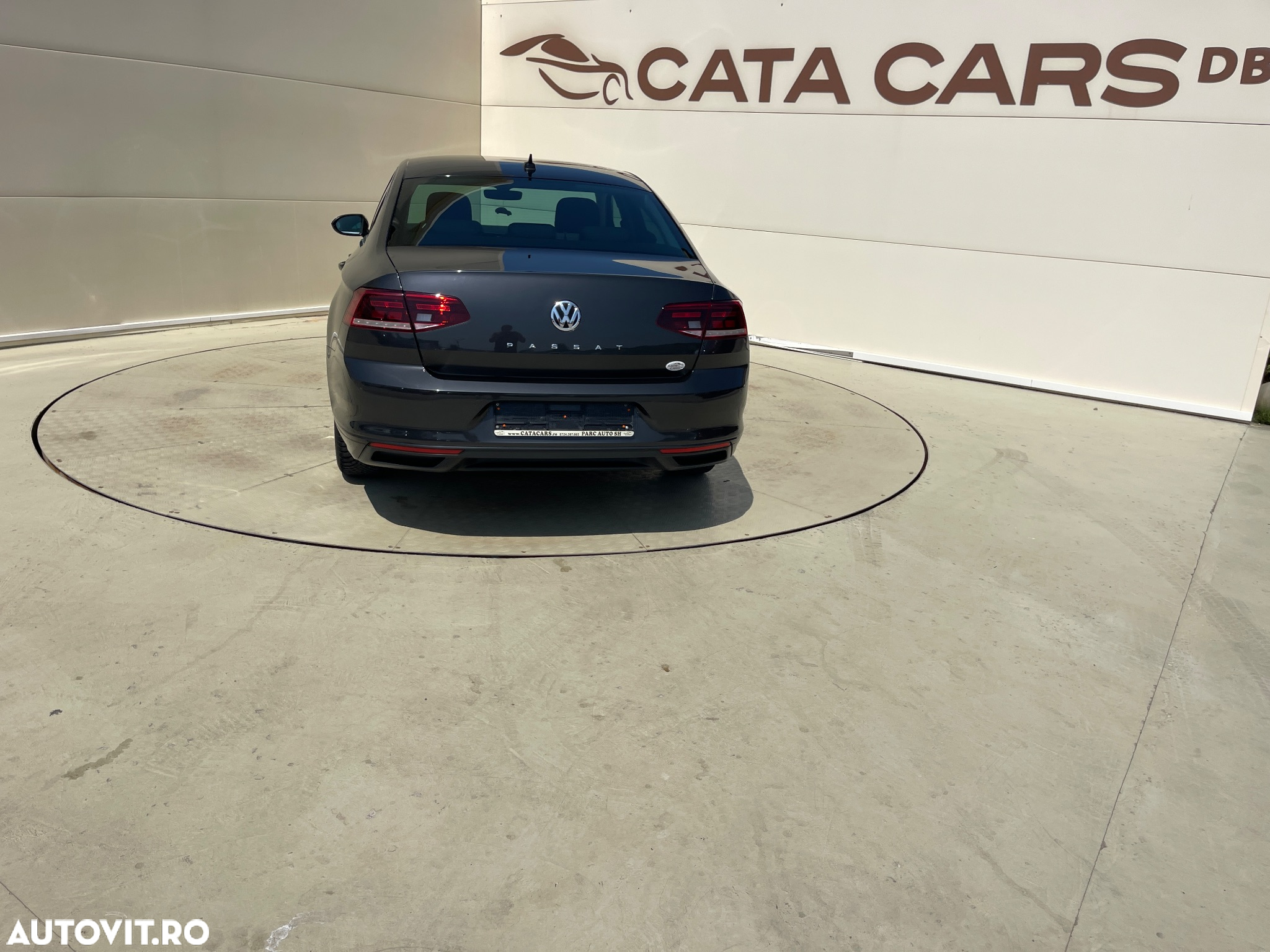 Volkswagen Passat - 13