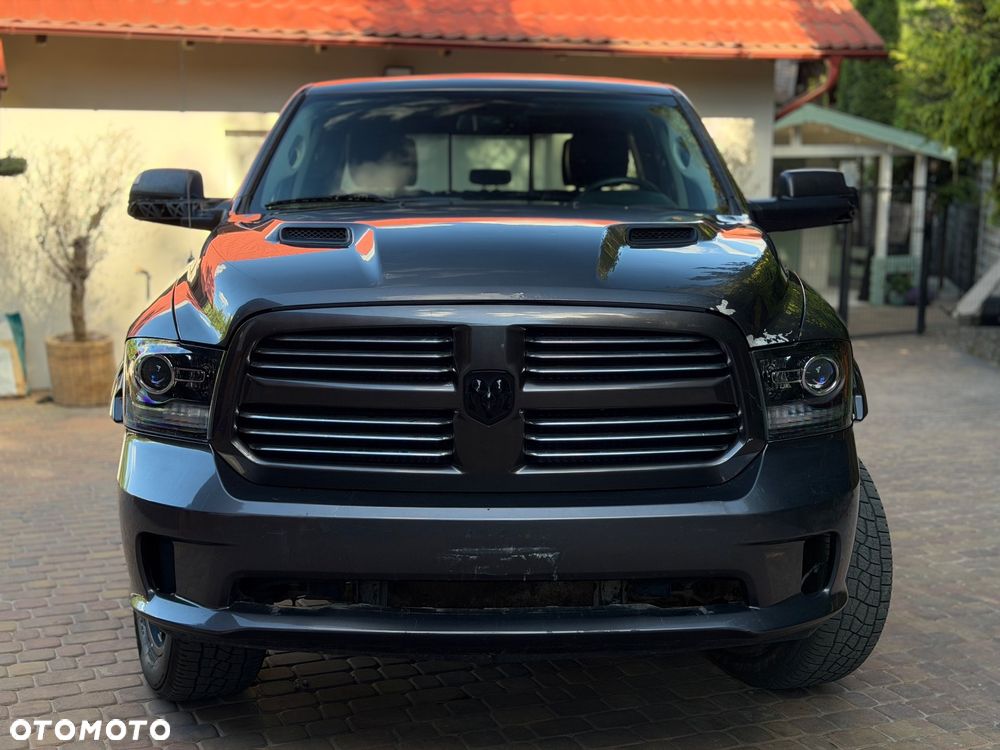 Dodge RAM - 8