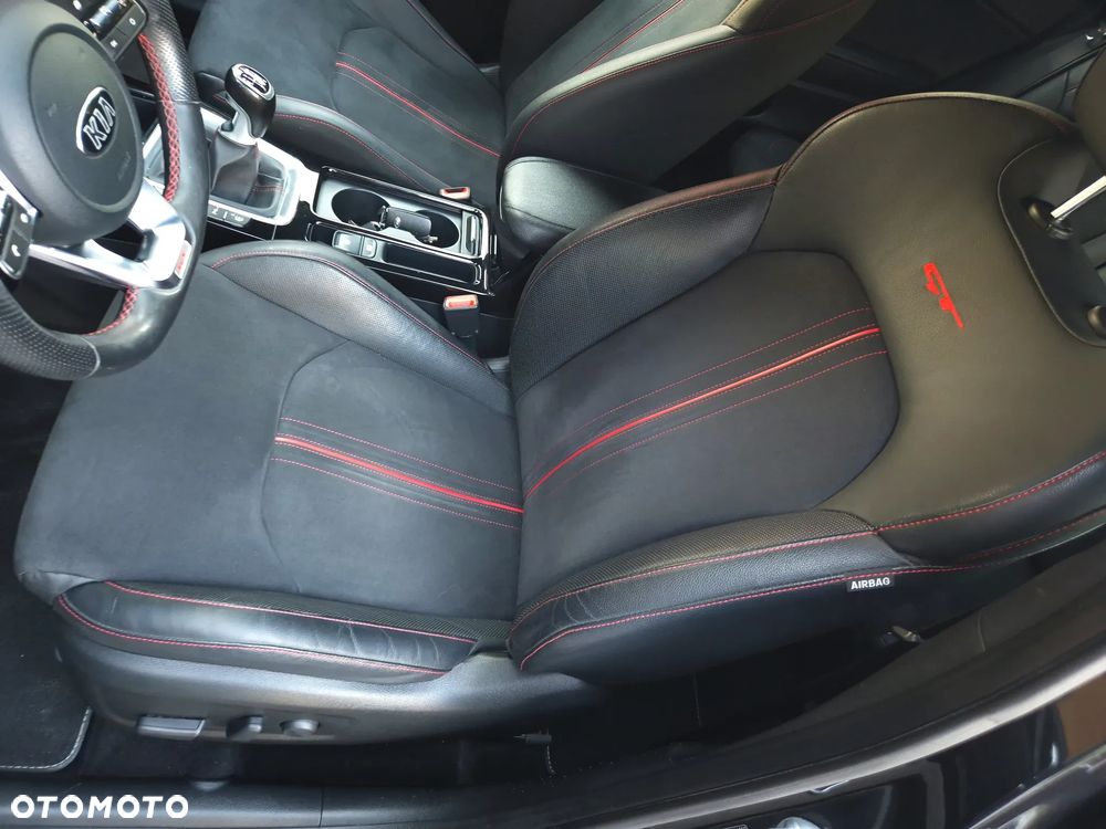 Kia Ceed 1.6 T-GDI GT - 13