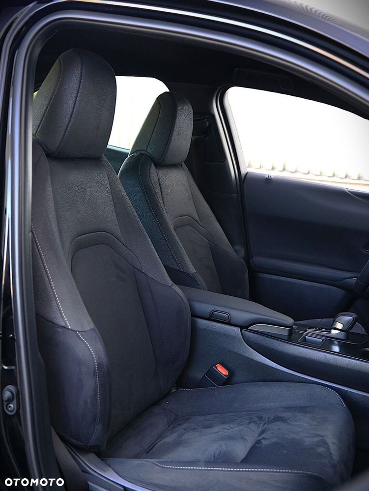 Lexus UX 300h Elegance - 35