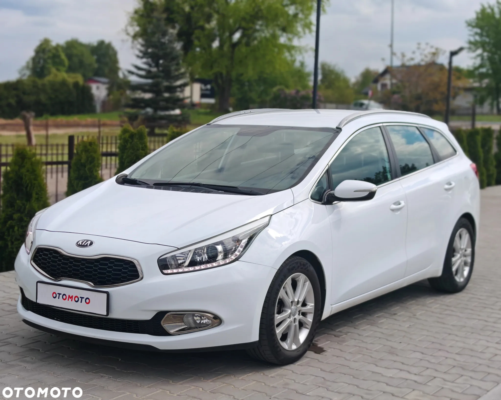 Kia Ceed 1.6 GDI SW Dream-Team Edition - 2
